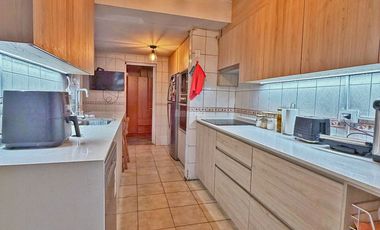 Casa en venta 4 dormitorios 3 baños en Ñuñoa