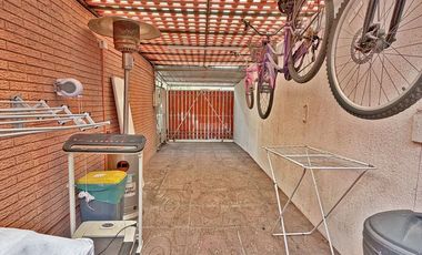 Casa en venta 4 dormitorios 3 baños en Ñuñoa