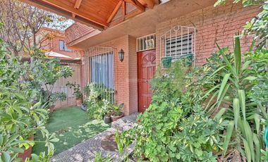 Casa en venta 4 dormitorios 3 baños en Ñuñoa