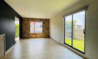 casa en renta villas del campo dentro de privada