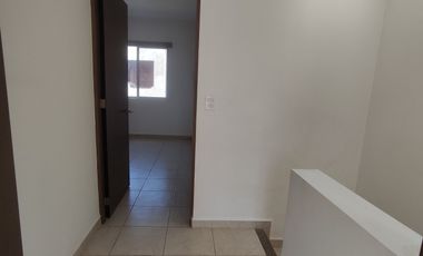 Casa en renta Privada 3 recámaras 3 baños alberca juegos, Residencial Murano, León, Gto