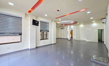 Alquiler de Local Comercial en Planta Baja con Garaje - Calle Padre Aguirre, Centro de Guayaquil
