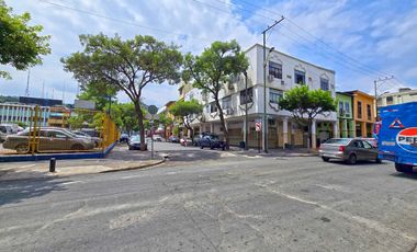 Alquiler de Local Comercial en Planta Baja con Garaje - Calle Padre Aguirre, Centro de Guayaquil