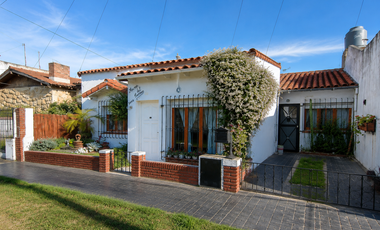Castelar Norte - Venta - Casa 4 Ambientes