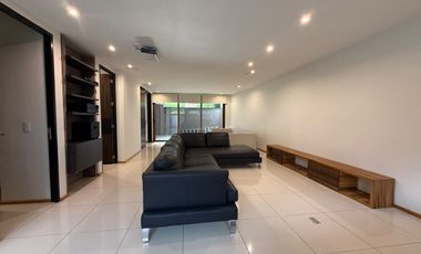 Casa en privada en cumbres de Santa Fe