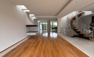 Casa en privada en cumbres de Santa Fe