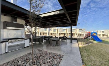 ALLEZA BOREAL, EXCELENTE CASA EN RENTA POR UVM, CON ALBERCA Y JUEGOS INFANTILES
