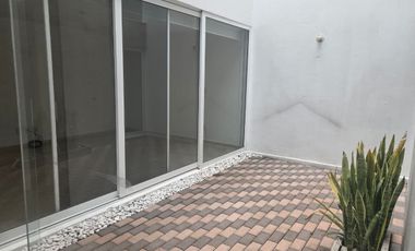 CASA EN RENTA SANTA FE  JURIQUILLA EL CAPRICHO QUERETARO.