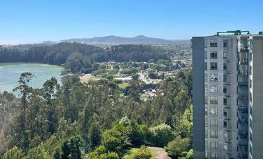 Se arrienda departamento de 110 m2 en el piso 9 en el Edificio Puerto Andalué ubicado en avenida Andalué en San Pedro de La Paz.