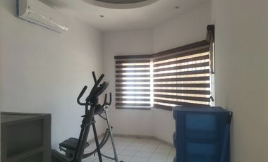 EN RENTA/ VENTA CASA DE 5 RECAMARAS SIN MUEBLES  EN COL TILA