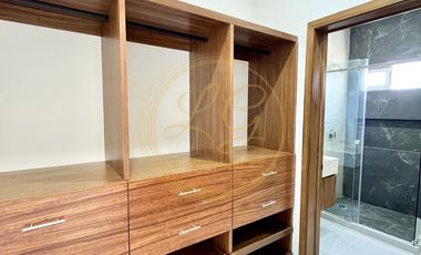 PREVENTA Residencia con recámara en planta baja y jardín en fraccionamiento privado