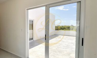 PREVENTA Residencia con recámara en planta baja y jardín en fraccionamiento privado