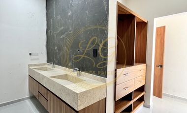 PREVENTA Residencia con recámara en planta baja y jardín en fraccionamiento privado