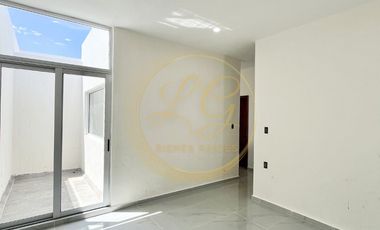 PREVENTA Residencia con recámara en planta baja y jardín en fraccionamiento privado