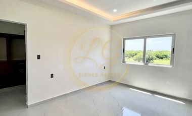 PREVENTA Residencia con recámara en planta baja y jardín en fraccionamiento privado