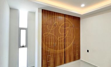 PREVENTA Residencia con recámara en planta baja y jardín en fraccionamiento privado