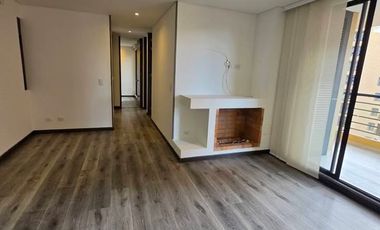 CHIA CON ADMINISTRACION RENTO APARTAMENTO 100 METROS VENTILADO ILUMINADO 3 HAITACIONES, 2 PARQUEADEROS, 1 DEPOSITO