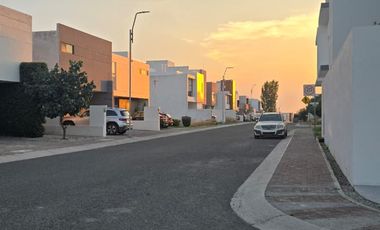 RENTA CASA NUEVA COLINAS DE JURIQUILLA QUER