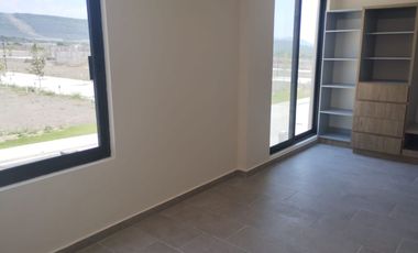 Casa Nueva en Renta Terrasoles. A 17 minutos del Aeropuerto de Querétaro.
