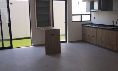 Casa Nueva en Renta Terrasoles. A 17 minutos del Aeropuerto de Querétaro.