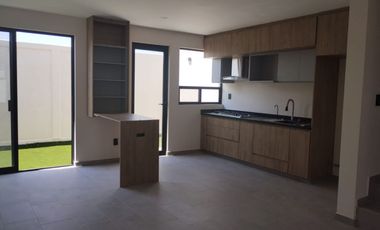 Casa Nueva en Renta Terrasoles. A 17 minutos del Aeropuerto de Querétaro.