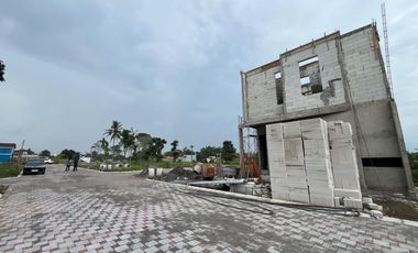 Rumah 2 lantai dekat Paal lima di lorong siswa, SHM dalam cluster