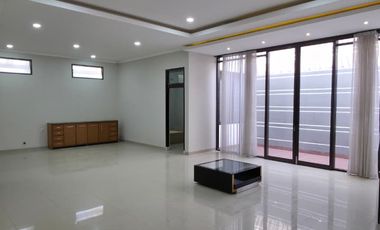 Dijual Rumah Mewah Semi Furnished Siap Huni Lokasi di Komplek Dadali Bandung