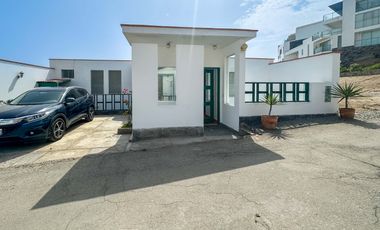VENTA DE EXCLUSIVA CASA DE PLAYA AMOBLADA EN CONDOMINIO LOMAS DEL MAR – KM 121.5 PANAMERICANA SUR