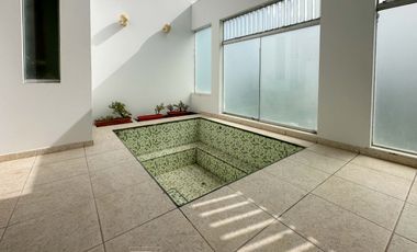 VENTA DE EXCLUSIVA CASA DE PLAYA AMOBLADA EN CONDOMINIO LOMAS DEL MAR – KM 121.5 PANAMERICANA SUR