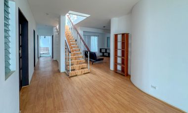 VENTA DE EXCLUSIVA CASA DE PLAYA AMOBLADA EN CONDOMINIO LOMAS DEL MAR – KM 121.5 PANAMERICANA SUR