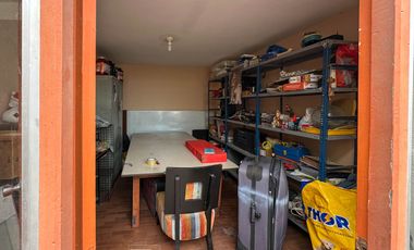 OPORTUNIDAD!!! Casa en Venta, 3 pisos + azotea con Piscina y Cochera en San Miguel