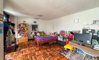 OPORTUNIDAD!!! Casa en Venta, 3 pisos + azotea con Piscina y Cochera en San Miguel