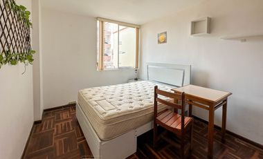 OPORTUNIDAD!!! Casa en Venta, 3 pisos + azotea con Piscina y Cochera en San Miguel