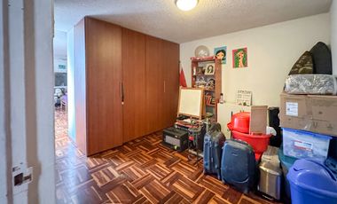 OPORTUNIDAD!!! Casa en Venta, 3 pisos + azotea con Piscina y Cochera en San Miguel