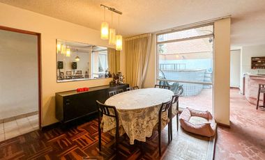 OPORTUNIDAD!!! Casa en Venta, 3 pisos + azotea con Piscina y Cochera en San Miguel
