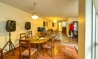 OPORTUNIDAD!!! Casa en Venta, 3 pisos + azotea con Piscina y Cochera en San Miguel
