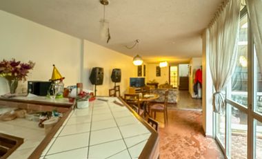 OPORTUNIDAD!!! Casa en Venta, 3 pisos + azotea con Piscina y Cochera en San Miguel