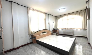 ขายบ้านเดี่ยว 2 ชั้น  ซอย ลาดพร้าว วังหิน  32 รีโนเวทต่อเติมพร้อมอยู่  เดินทางสะดวกเข้า  ลาดพร้าว รัชดาโชคชัย4 เลียบด่วน เกษตร นวมินทร์ใกล้รถไฟฟ้า