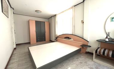 ขายบ้านเดี่ยว 2 ชั้น  ซอย ลาดพร้าว วังหิน  32 รีโนเวทต่อเติมพร้อมอยู่  เดินทางสะดวกเข้า  ลาดพร้าว รัชดาโชคชัย4 เลียบด่วน เกษตร นวมินทร์ใกล้รถไฟฟ้า