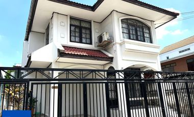 ขายบ้านเดี่ยว 2 ชั้น  ซอย ลาดพร้าว วังหิน  32 รีโนเวทต่อเติมพร้อมอยู่  เดินทางสะดวกเข้า  ลาดพร้าว รัชดาโชคชัย4 เลียบด่วน เกษตร นวมินทร์ใกล้รถไฟฟ้า