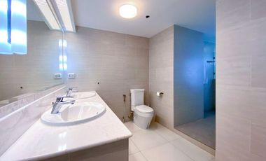 For Sale Large Condo 3 bedrooms , Nana area