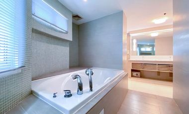 For Sale Large Condo 3 bedrooms , Nana area