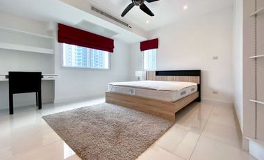 For Sale Large Condo 3 bedrooms , Nana area