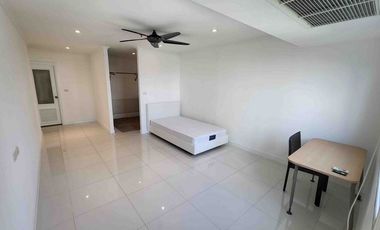 For Sale Large Condo 3 bedrooms , Nana area