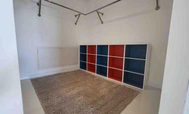 For Sale Large Condo 3 bedrooms , Nana area