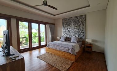 Disewakan Rumah Villa Rasa Bali ada Kolam Renang di Setiabudi Regency