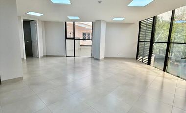 ¡CONSULTORIO EN VENTA JUNTO A LA CLÍNICA SANTA INÉS!
