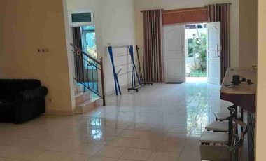dijual rumah 2 lantai hook dicitra garden 3