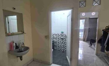 dijual sangat murah rumah taman surya 5