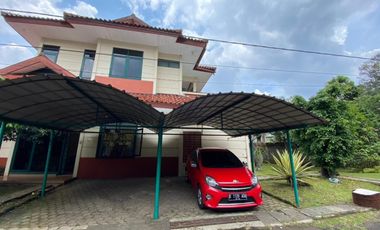 DIJUAL CEPAT RUMAH KELUARGA BESAR DI ARCAMANIK KOTA BANDUNG STRATEGIS DALAM KOMPLEK ONE GATE SYSTEM